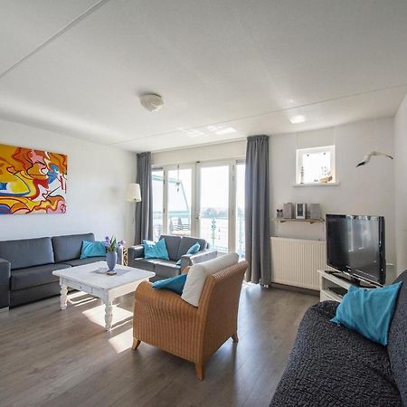 An Apartment That Is Attractively Furnished Julianadorp Ngoại thất bức ảnh